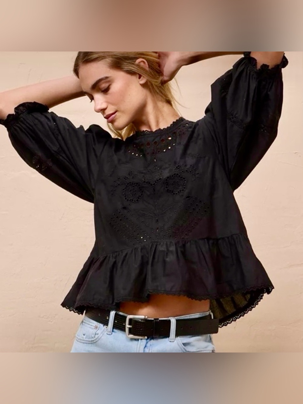 NWT Women's AE High Neck
Eyelet Top Size M